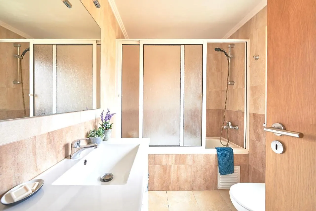 Idyllic Lisbon Apartments With Amazing Courtyard, By Timecooler Πορτογαλία